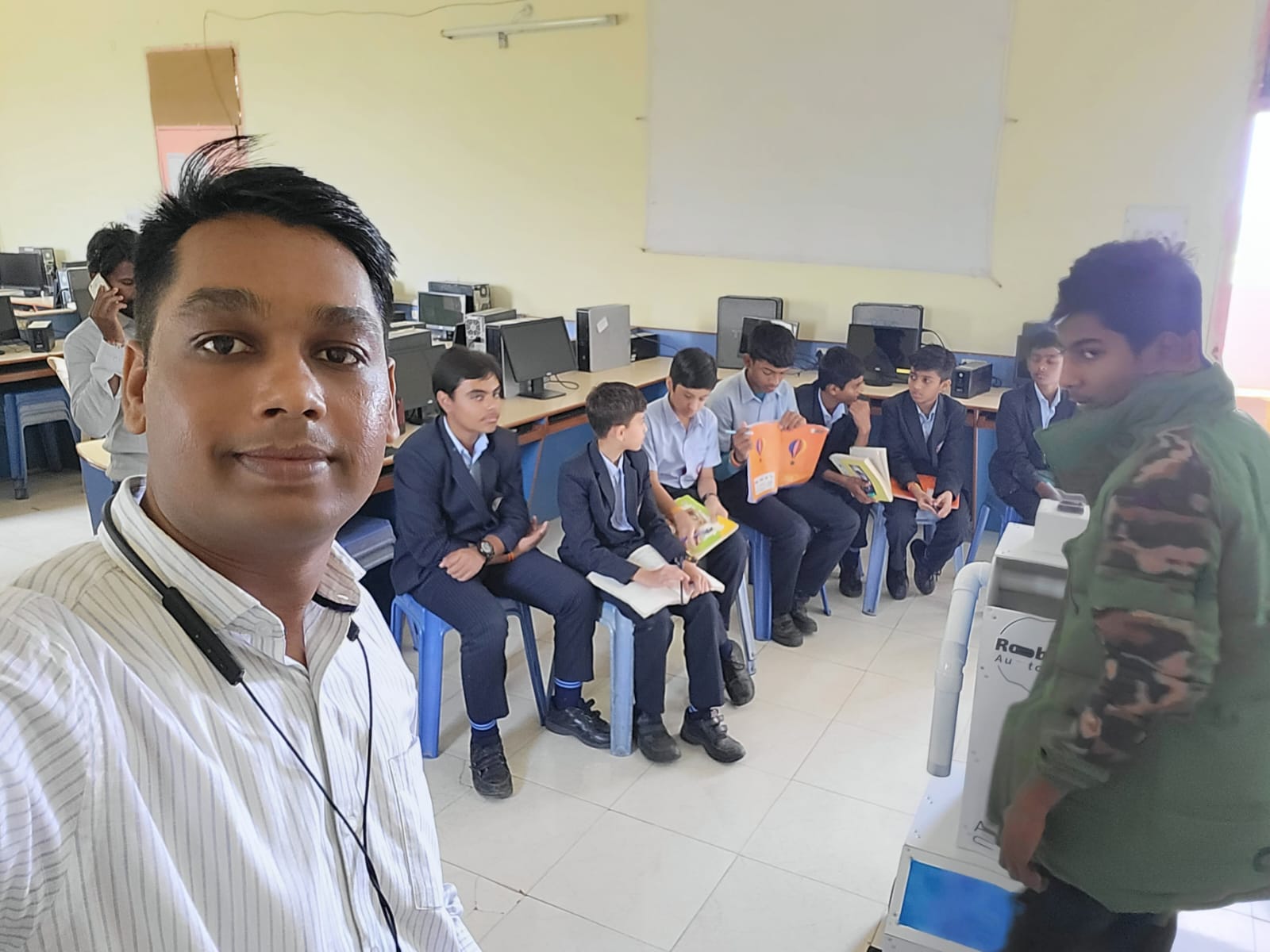 Teacher training workshop — learning electronics practically